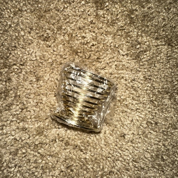 Gold Beauty Blender holder - Picture 1 of 3